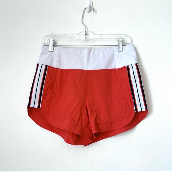 Athleta Pants - Athleta woman’s shorts sz 6 (CD1661)